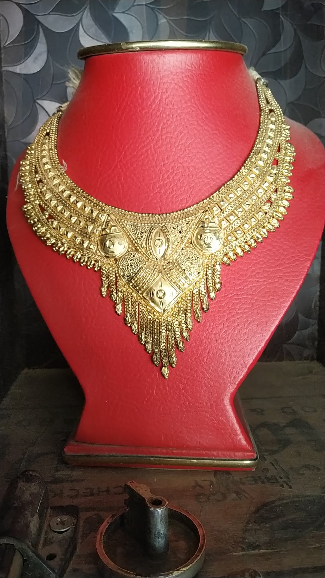 Handcrafted Solid Gold Choker Necklace